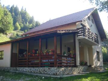 Фото номера Дом с 4 спальнями Гостевой дом Casa Maia Dambovicioara г. Дымбовичоара 4